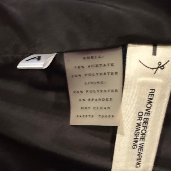 Woman's Ann Taylor Classic Black Blazer with 3/4 Sleeves. Size 2P - Picture 7 of 8